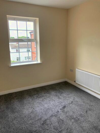 2 Bedroom Flat To Rent In Barrows Gate, Newark, NG24