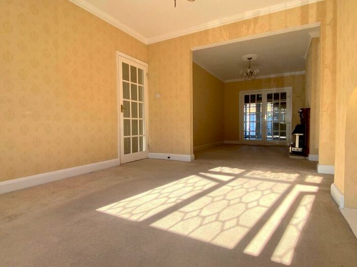 5 Bedroom Semi-Detached House To Rent In Beauchamp Road, Sutton, SM1