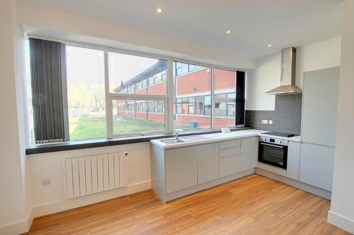 1 Bedroom Flat To Rent In Pavilions Court, Windsor Road, Trowbridge, BA14