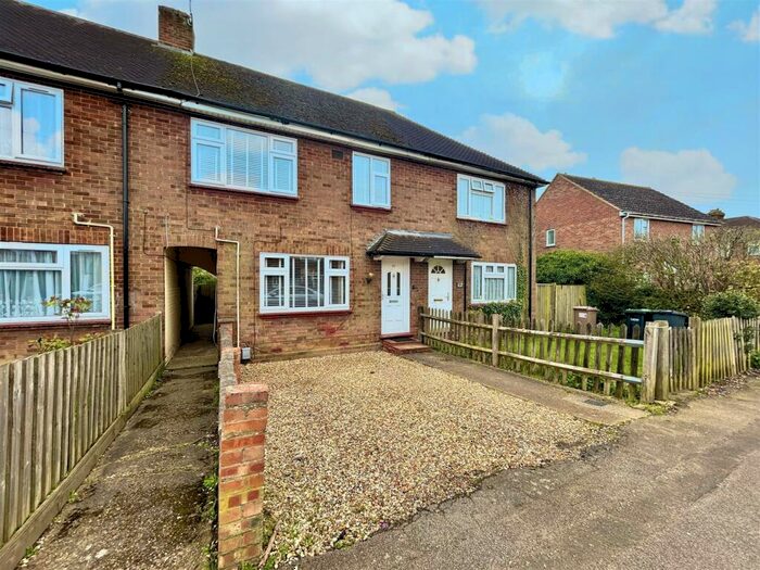 3 Bedroom House To Rent In Hawthorn Avenue, Luton, LU2