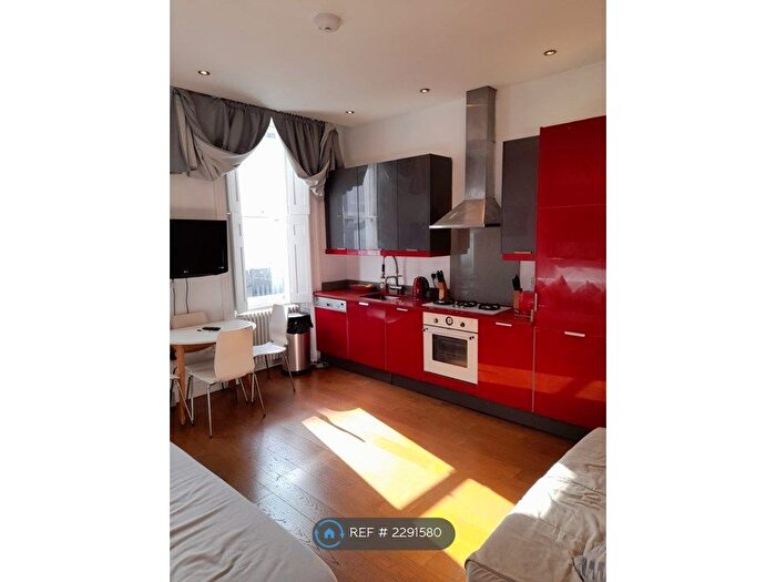 2 Bedroom Flat To Rent In Guilford Street, London, WC1N