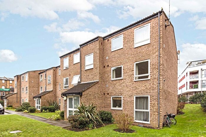 2 Bedroom Flat To Rent In Weimar Street, Putney, SW15