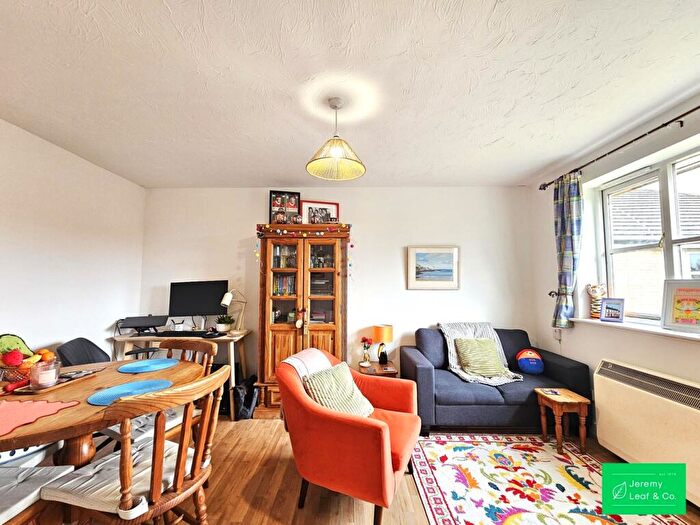 1 Bedroom Flat To Rent In Lucas Gardens, East Finchley, N2