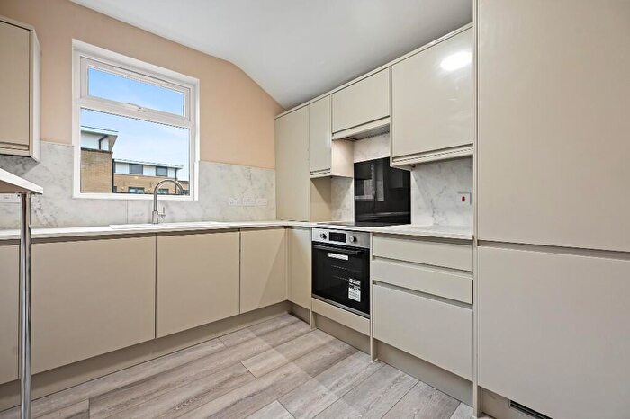 2 Bedroom Maisonette To Rent In High Road, London, NW10