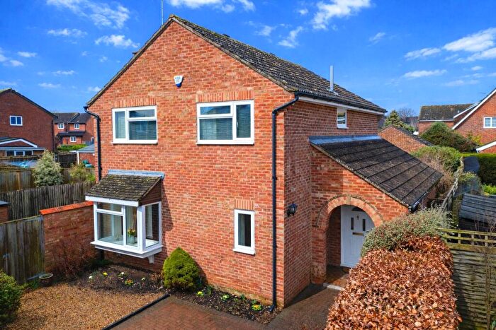 4 Bedroom Detached House For Sale In Apple Close, Tilehurst, Reading, Berkshire, RG31