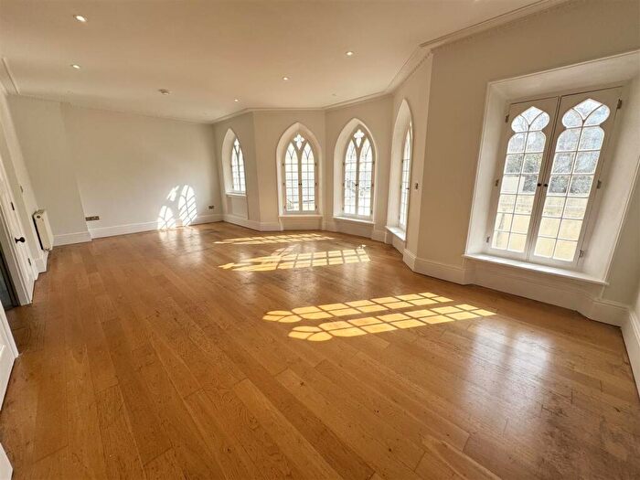 2 Bedroom Flat To Rent In Western Terrace, Brighton, BN1