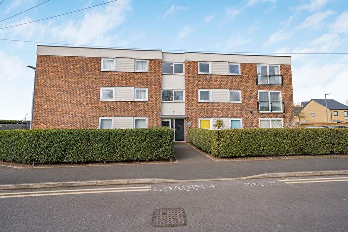2 Bedroom Flat To Rent In Martin Close, Uxbridge, UB10