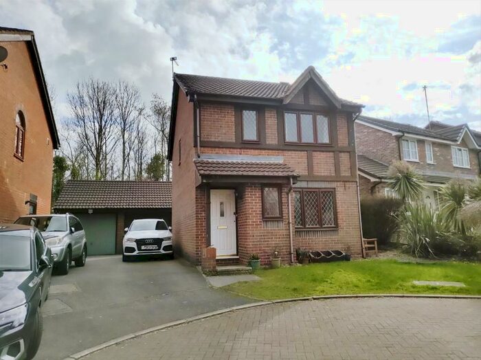 3 Bedroom House To Rent In Ashdown Drive, Clayton Le Woods, PR6