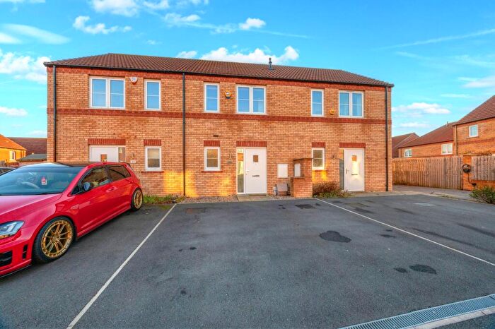 2 Bedroom Town House To Rent In Collier Way, Mapplewell, Barnsley, S75