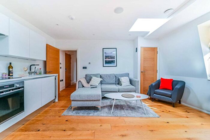 1 Bedroom Flat To Rent In Parkhurst Road, Holloway, London, N7