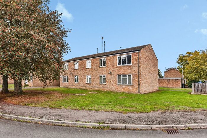 2 Bedroom Flat For Sale In Pound Close, Lyneham, Chippenham, SN15