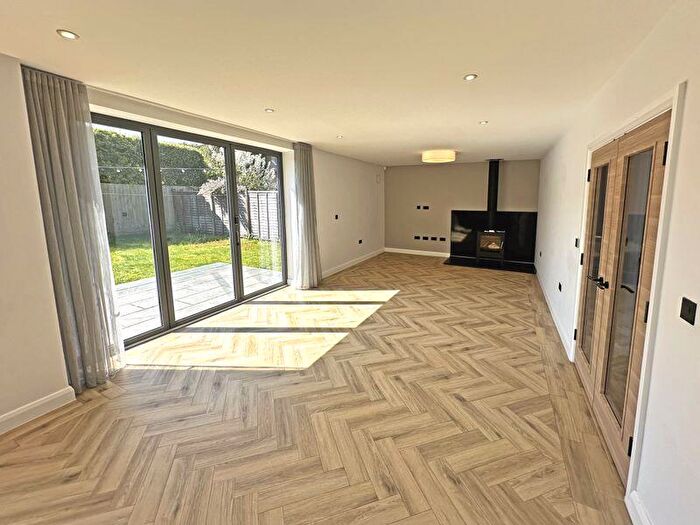 4 Bedroom Semi-Detached House To Rent In Sway Road, Lymington, SO41
