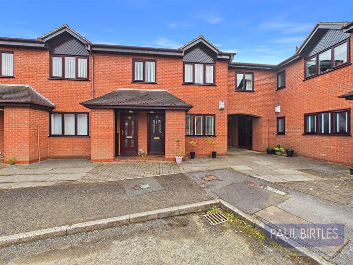 2 Bedroom Flat For Sale In Legwood Court, Flixton Road, Urmston, Trafford, M41