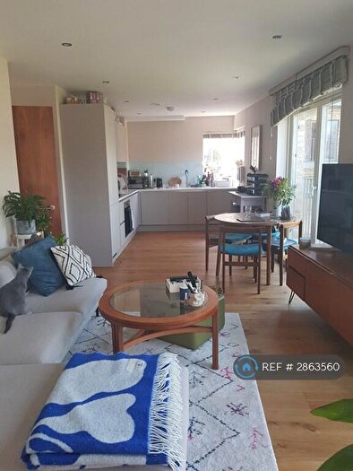 2 Bedroom Flat To Rent In Layla Court, London, N19