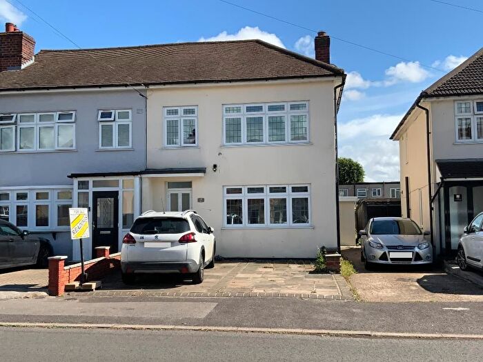 3 Bedroom End Terrace House For Sale In Elm Park, Hornchurch, RM12