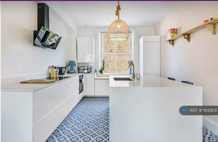 3 Bedroom Flat To Rent In London, London, SW10