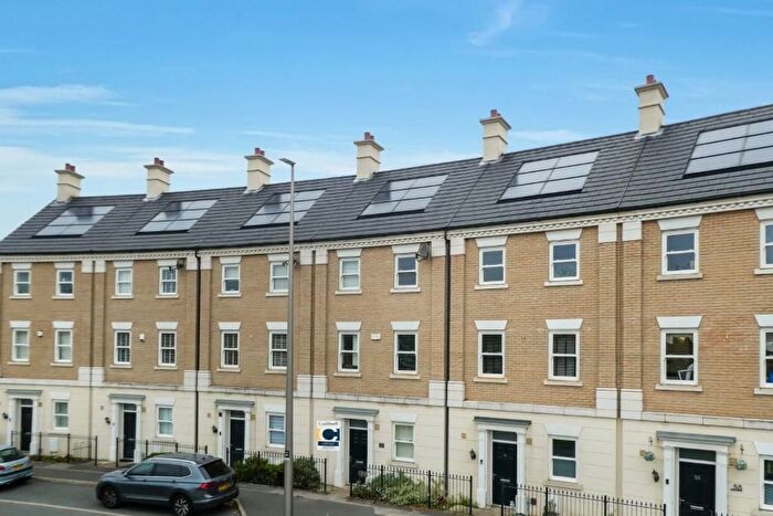 4 Bedroom Town House For Sale In Rowditch Furlong, Redhouse Park, Milton Keynes, MK14