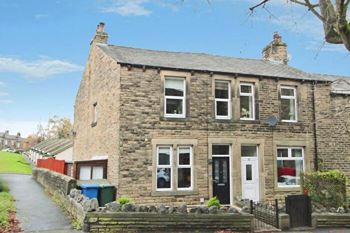 3 Bedroom End Of Terrace House For Sale In Brougham Street, BD23