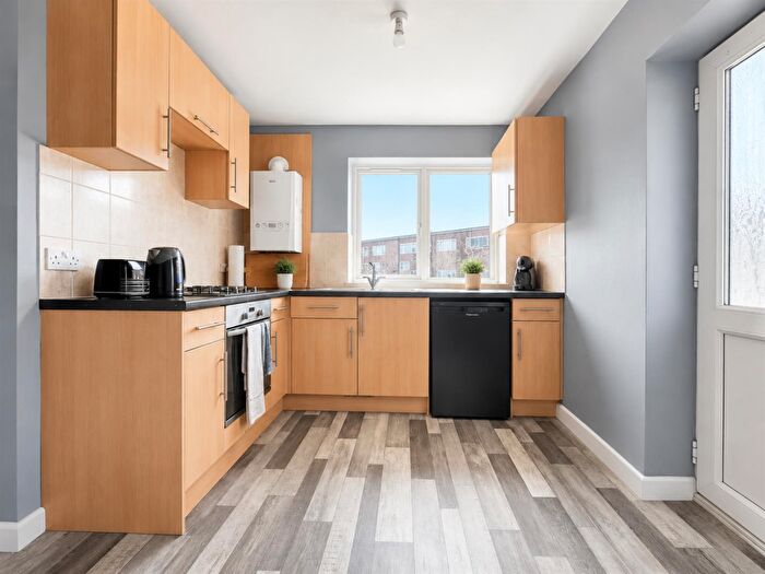 2 Bedroom Apartment To Rent In High Street, Lee-On-The-Solent, PO13