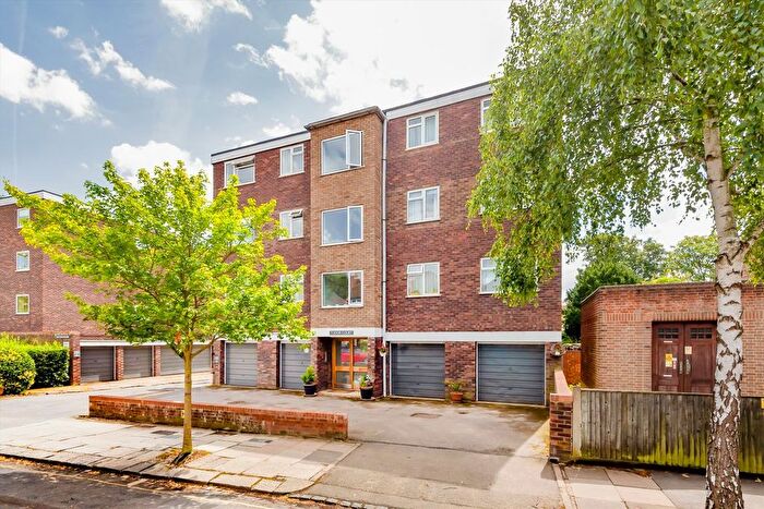 2 Bedroom Flat To Rent In Amherst Road, Ealing, W13