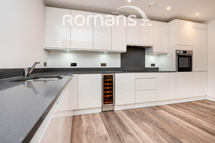 2 Bedroom Flat To Rent In Lyon Way, Frimley, Camberley, GU16