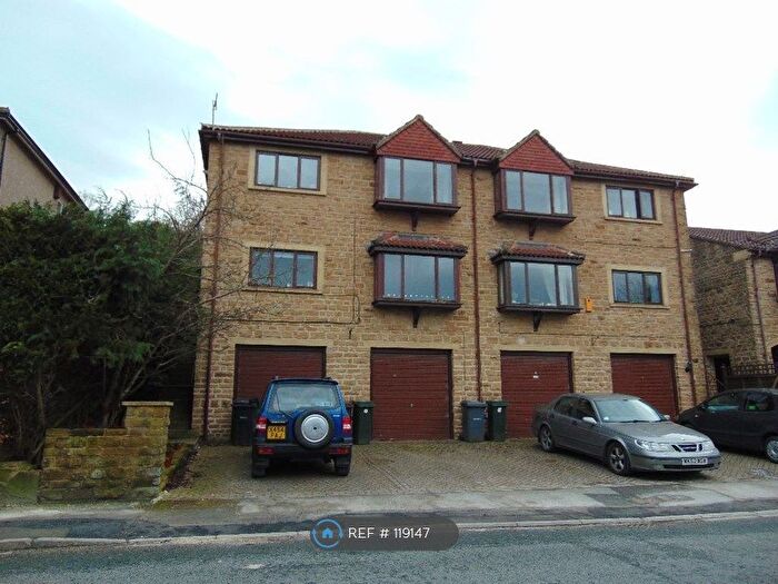2 Bedroom Flat To Rent In Nab Wood Drive, West Yorkshire, BD18