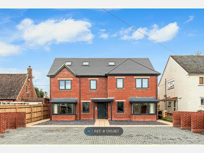 2 Bedroom Flat To Rent In Bicester Road, Kidlington OX5