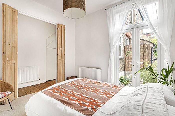 1 Bedroom Flat To Rent In St. Julians Farm Road, London, SE27