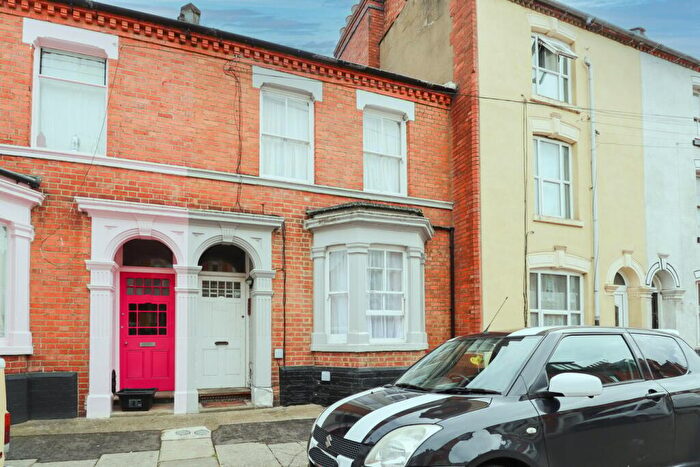 7 Bedroom House Of Multiple Occupation For Sale In Colwyn Road, Northampton, Northampton, NN1