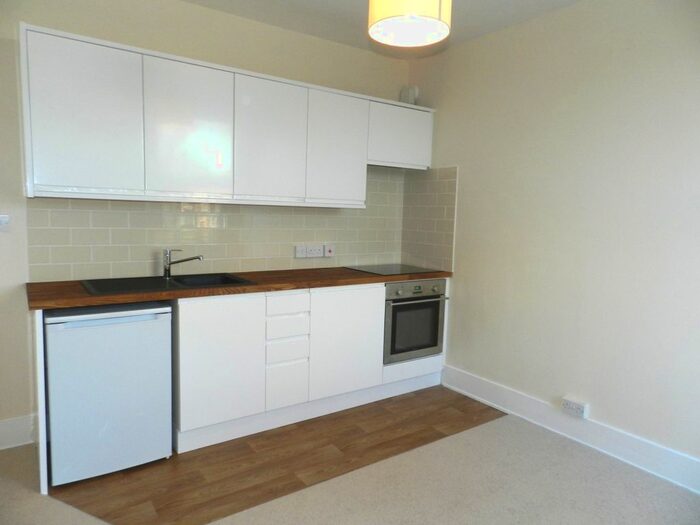 1 Bedroom Flat To Rent In Mill Green Road, Haywards Heath, RH16
