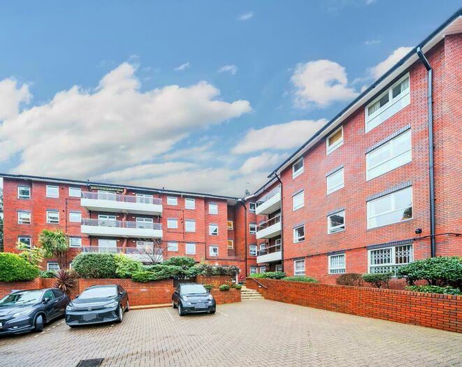 1 Bedroom Retirement Property For Sale In Heathside, Finchley Road, NW11