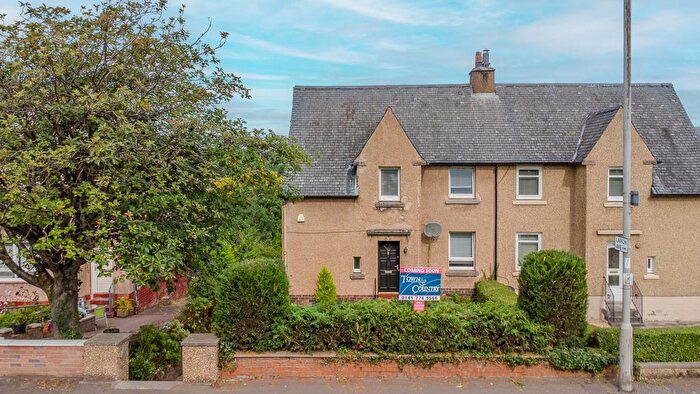 3 Bedroom Semi-Detached House For Sale In Gallowhill Road, Lenzie, G66