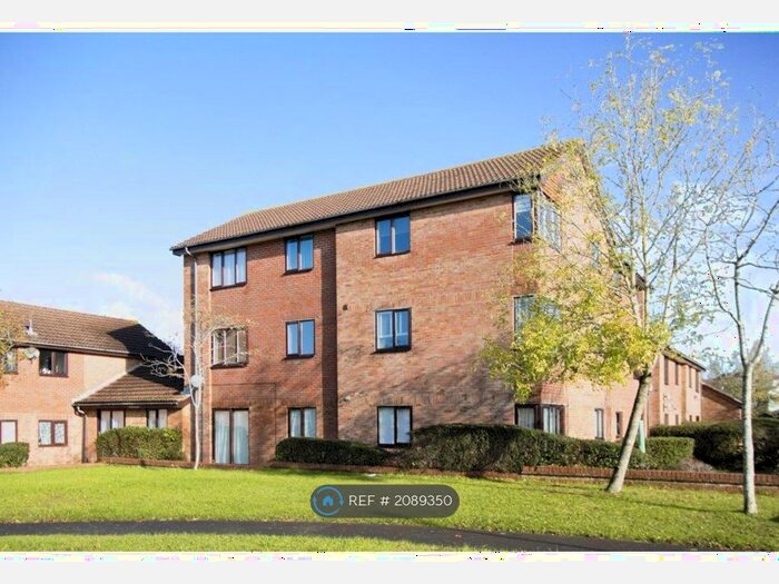 2 Bedroom Flat To Rent In Godmanston Close, Poole, BH17