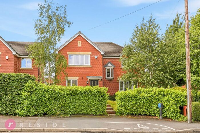 4 Bedroom Detached House For Sale In New Broad Lane, Burnedge, Rochdale, OL16