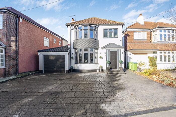 4 Bedroom Detached House For Sale In Fairway, Bexleyheath, DA6