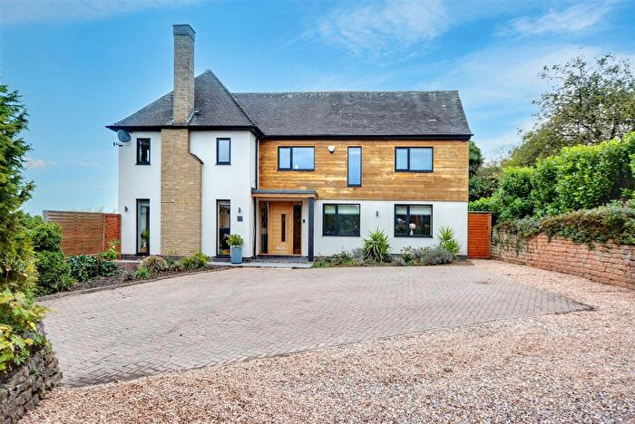 4 Bedroom Detached House For Sale In Hillside, Castle Donington, DE74