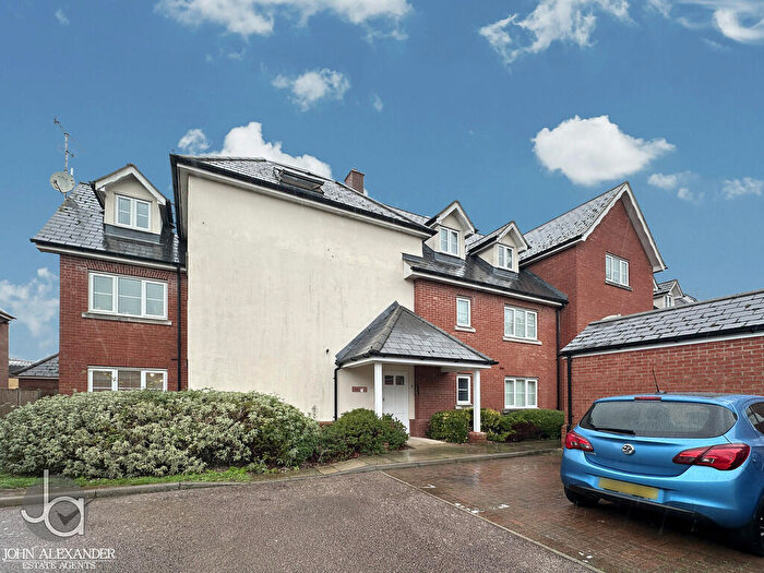 2 Bedroom Flat For Sale In Shrub End Road, Colchester, CO3