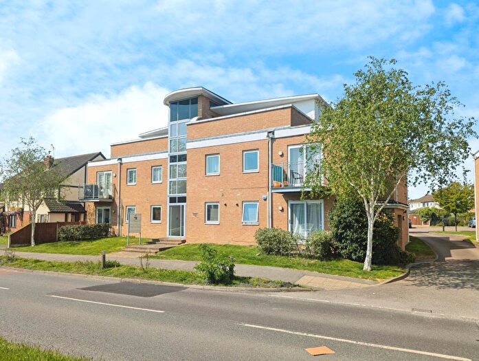 2 Bedroom Flat To Rent In Front Lane, Upminster, RM14