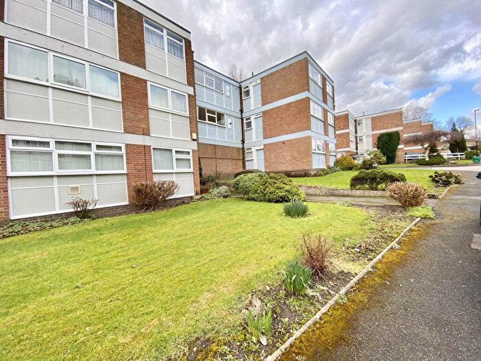 2 Bedroom Apartment To Rent In Newton Court, Leeds, LS8