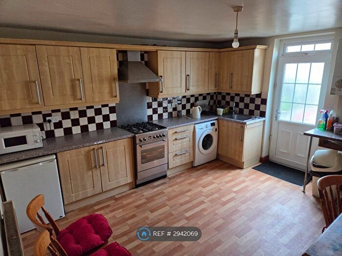 4 Bedroom Terraced House To Rent In Fitzroy Road, Bradford, BD3