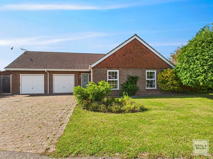 3 Bedroom Detached Bungalow For Sale In Grangefield Way, Bognor Regis, PO21