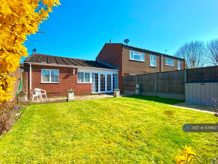 3 Bedroom Flat To Rent In Cheshunt, Cheshunt, EN7