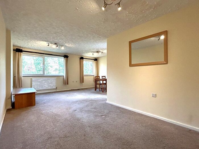 2 Bedroom Flat To Rent In Badgers Bank Road, Sutton Coldfield, West Midlands, B74