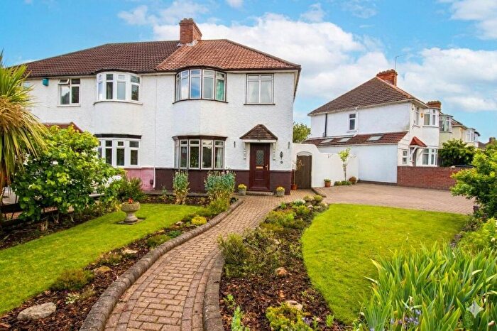3 Bedroom Semi-Detached House For Sale In Hornfair Road, Charlton, SE7