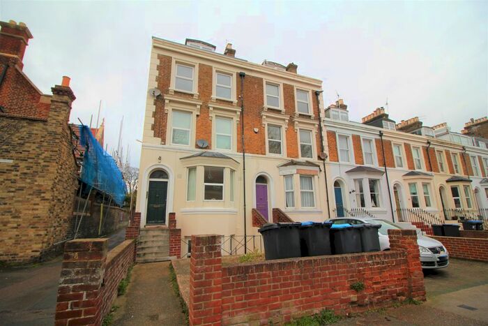 2 Bedroom Flat To Rent In Clarendon Gardens, Ramsgate, CT11