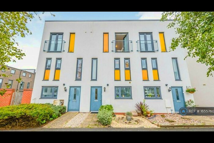 4 Bedroom Terraced House To Rent In Penn Way, Welwyn Garden City, AL7