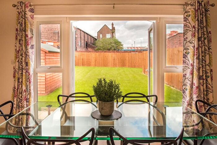4 Bedroom Semi-Detached House To Rent In Butterworth Road, Sutton In Ashfield, NG17