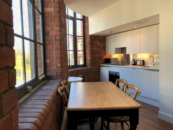 1 Bedroom Flat To Rent In Crispin Lofts, New York Road, Leeds, West Yorkshire, LS2