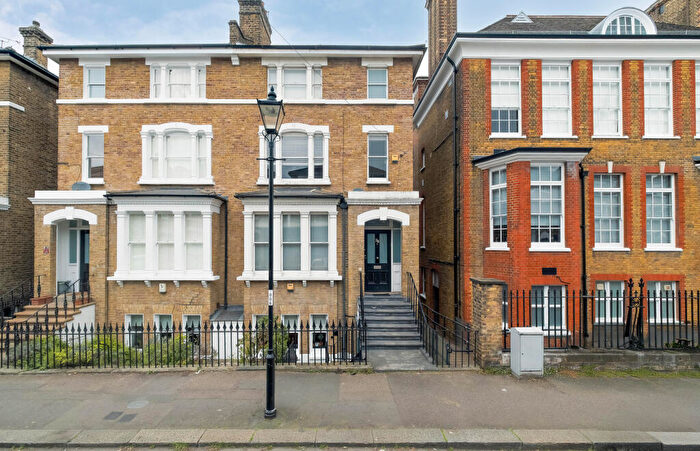 2 Bedroom Flat For Sale In Wemyss Road, London, SE3