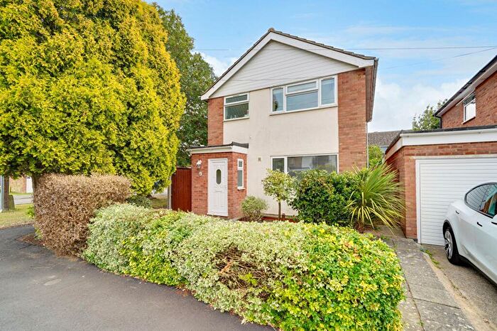 3 Bedroom Property To Rent In Manor Gardens, Buckden, PE19